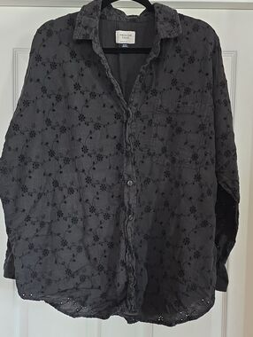 AE Go Big Eyelet Embroidered Oversized Button Down Shirt. Washed Black . EUC